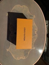 🕶️ Occhiali da sole LV